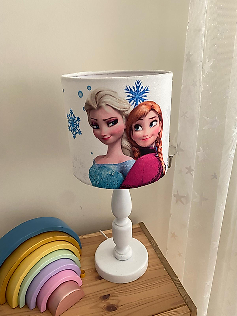 Minibabyrooms Elsa ve Anna Desenli Ahşap Oyma Ayak Abajur