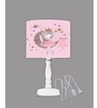 Minibabyrooms Ayda Oturan Kız Pembe Zemin Desenli Ahşap Oyma Ayak Abajur