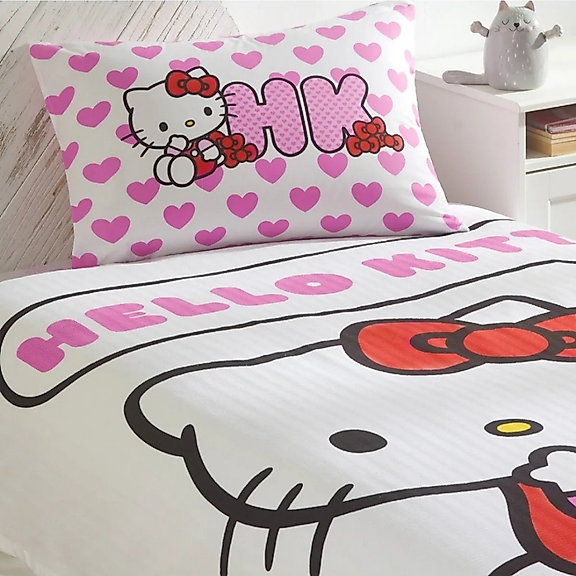 Taç Lisanslı Hello Kitty Love Tek Kişilik Pamuk Pike Takımı