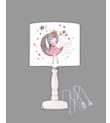 Minibabyrooms Ayda Oturan Kız Desenli Ahşap Oyma Ayak Abajur