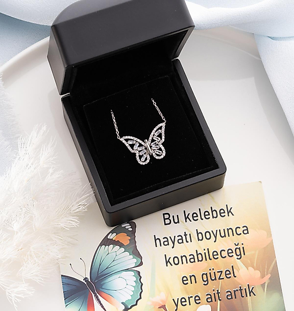 925 Ayar Gümüs Baget Taşlı Kelebek Kolye