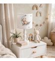 Minibabyrooms Ayda Uyuyan Ayıcık Beyaz Zemin Desenli Ahşap Oyma Ayak Abajur