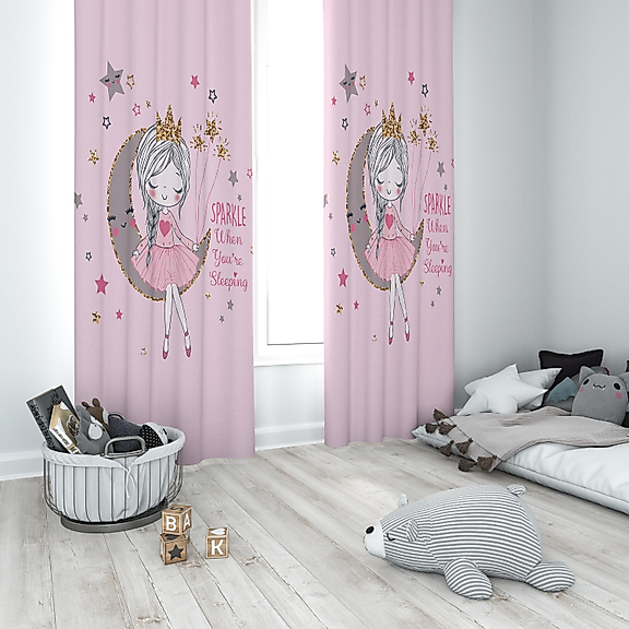 Minibabyrooms Ayda Oturan Kız Pembe Zemin Temalı Fon Perde